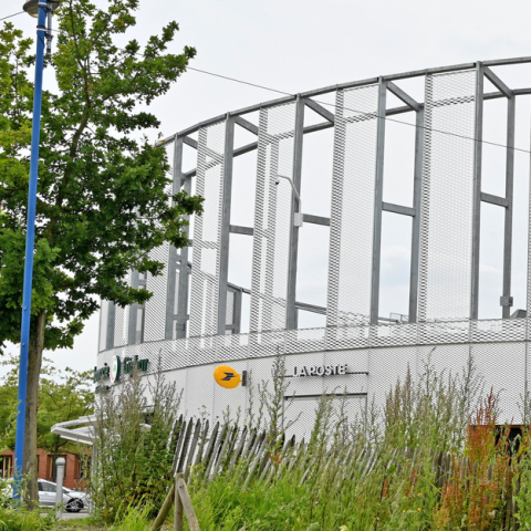 Nouvelle halle et installations, place de la Bourgogne à Tourcoing