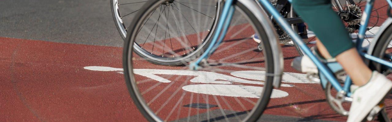 Des aménagements cyclables plus visibles dans les carrefours