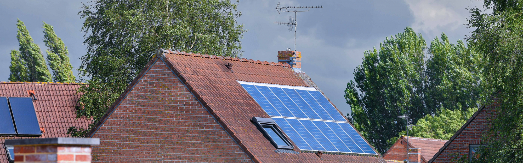 Panneaux solaires sur un toit
