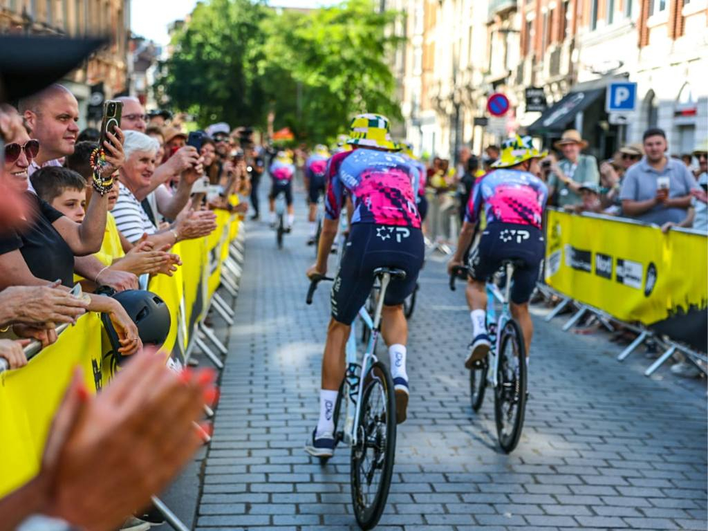 Tous en jaune - Présentation des équipes